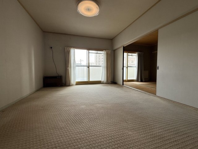 第二駅南ハイツの居間・リビング