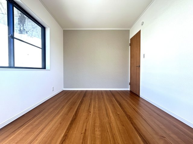 厚木市恩名 リフォーム中古戸建ての洋室