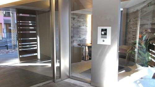 ライオンズ東京三ノ輪ミレスのエントランス