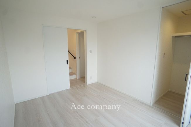 【寝室】 | 八尾市本町2丁目 | 【3階：洋室6.14帖】ウォークインクローゼット完備です♪