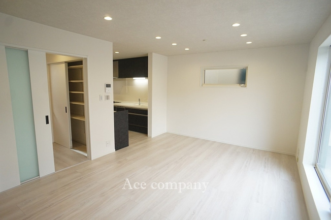 【居間・リビング】 | 八尾市本町2丁目 | 【LDK：15.33帖】