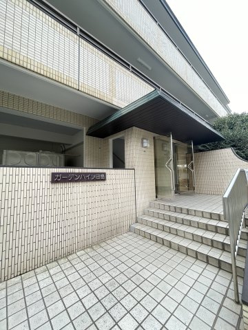 ガーデンハイツ田島のエントランス