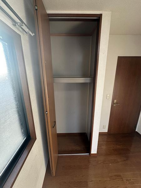 川崎市宮前区西野川3丁目 中古戸建の洋室|収納