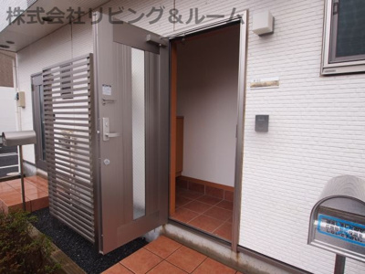 【玄関】 | ジュネス B棟