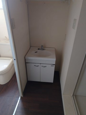６６５８１　岐阜市住吉町店舗の洗面所