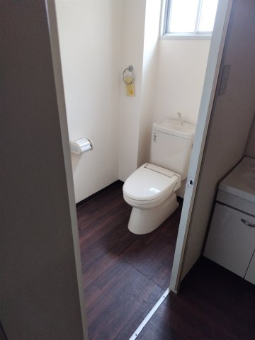 ６６５８１　岐阜市住吉町店舗のトイレ