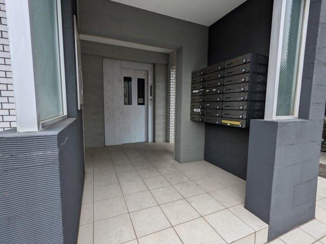 ユーコート南与野のエントランス|ゆとりのあるエントランスです