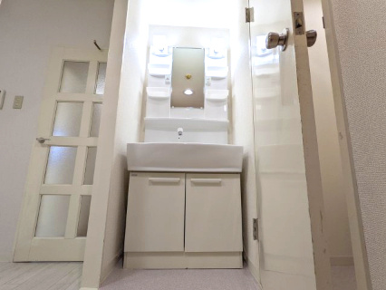 ユーコート南与野の洗面所|広い洗面スペース