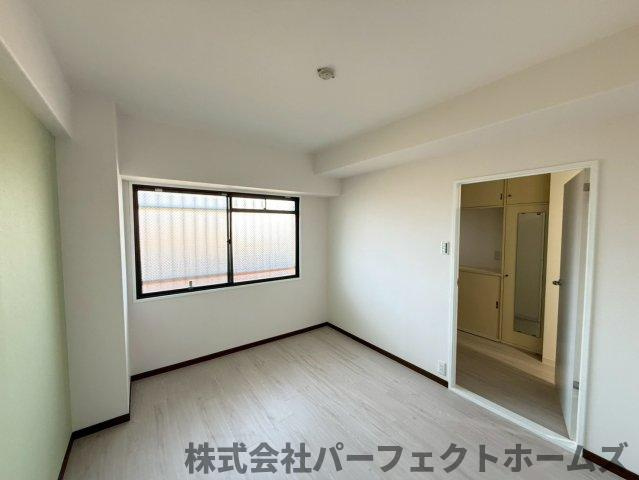 ライオンズマンション枚方の洋室|ゆったりした洋室です