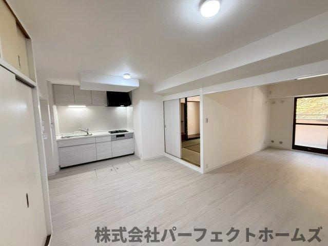 ライオンズマンション枚方の居間・リビング|ゆったり過ごせる居間です
