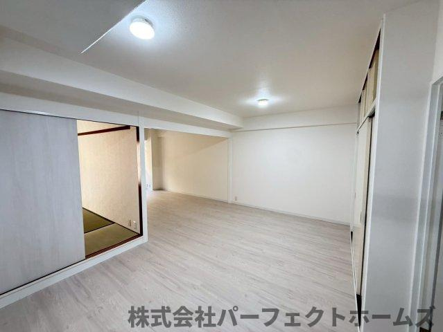 ライオンズマンション枚方の居間・リビング|ゆったり過ごせる居間です