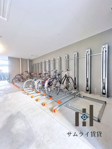 エスリード上前津テルツェのエントランス