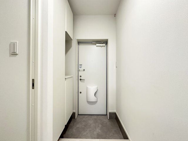 Proud秦南の玄関