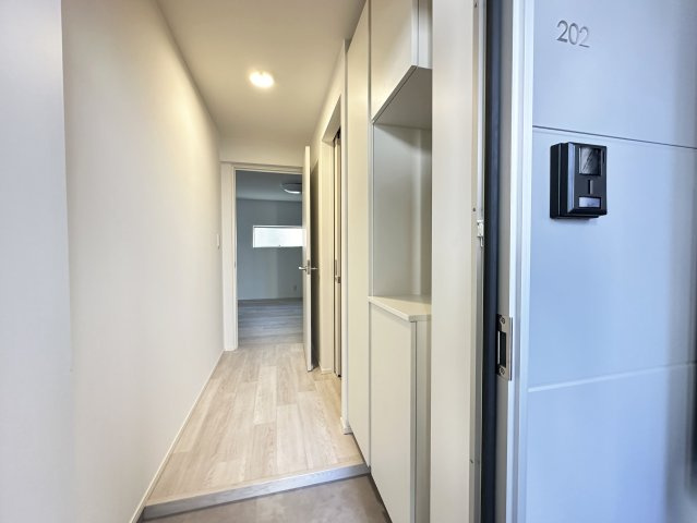 Proud秦南の玄関