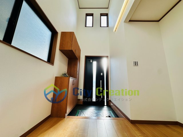 中郡大磯町西小磯　広々リフォーム戸建　の玄関