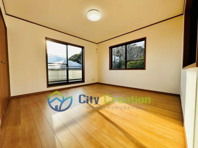 中郡大磯町西小磯　広々リフォーム戸建　の洋室