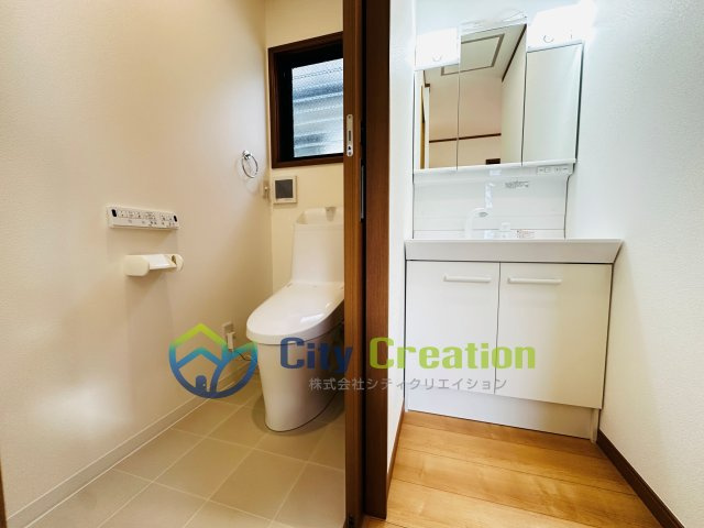 中郡大磯町西小磯　広々リフォーム戸建　の独立洗面台