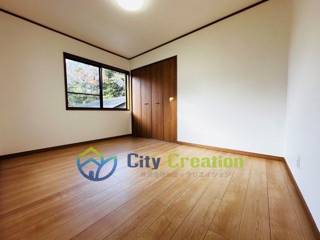 中郡大磯町西小磯　広々リフォーム戸建　の洋室