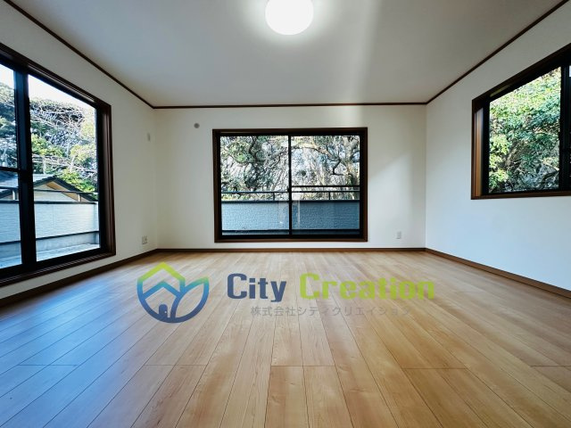 中郡大磯町西小磯　広々リフォーム戸建　の洋室