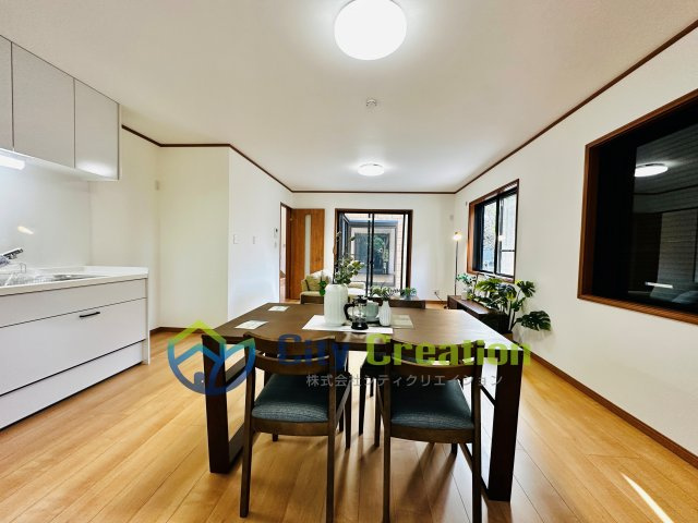 中郡大磯町西小磯　広々リフォーム戸建　の居間・リビング