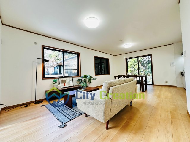 中郡大磯町西小磯　広々リフォーム戸建　の居間・リビング