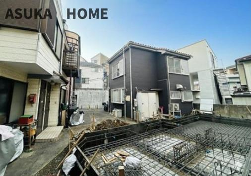 西区西戸部町２丁目の外観|建築途中の敷地の様子になります。