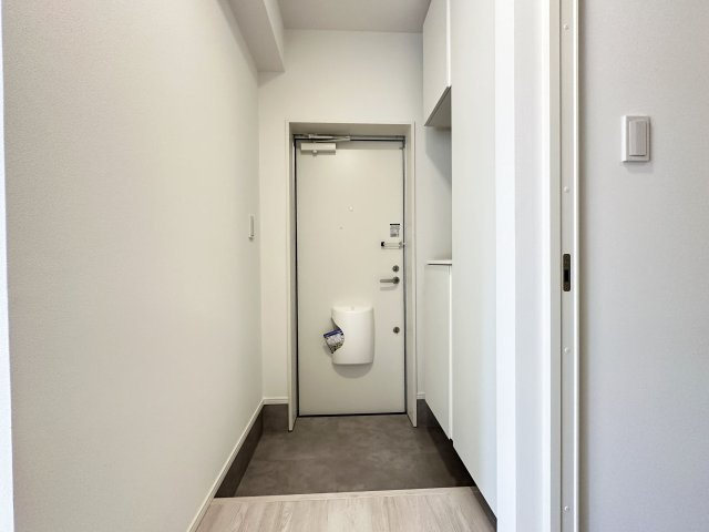 Proud秦南の玄関