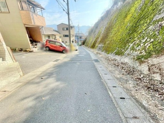 【前面道路含む現地写真】 | 山科区上花山桜谷　中古戸建