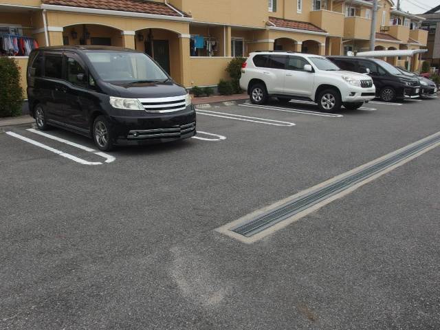 ガーデンハウス緑丘Ｄの駐車場