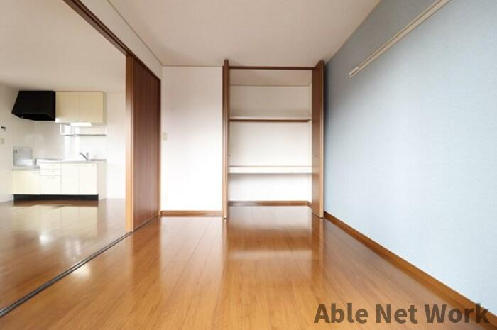 セピアコートⅢの洋室|6帖洋室(LDK横)