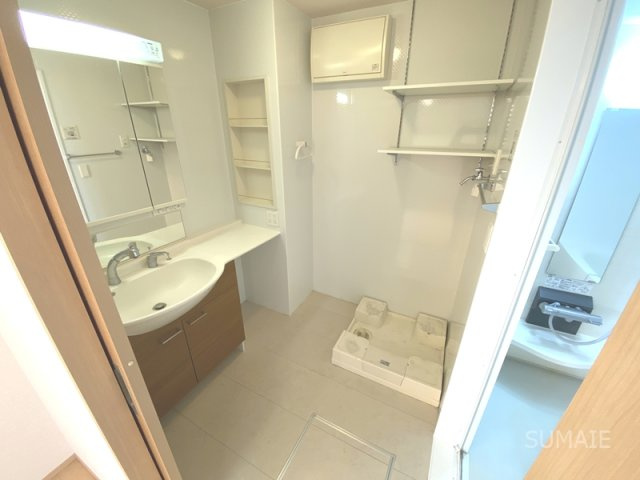 クレストール　北館の洗面所|可動棚付きパウダールーム☆彡