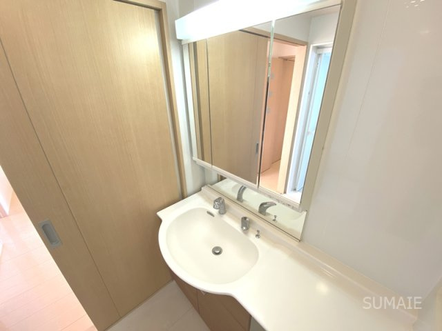 クレストール　北館の設備|3面鏡タイプ洗面化粧台☆