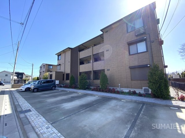 クレストール　北館の外観