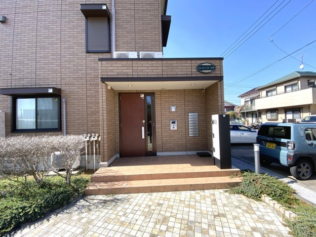 クレストール　北館のエントランス