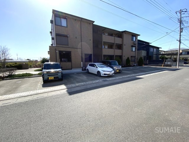 クレストール　北館の駐車場|駐車スペース！