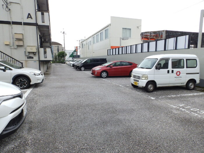 kanada A棟の駐車場|駐車場