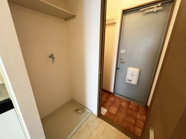 kanada A棟の玄関