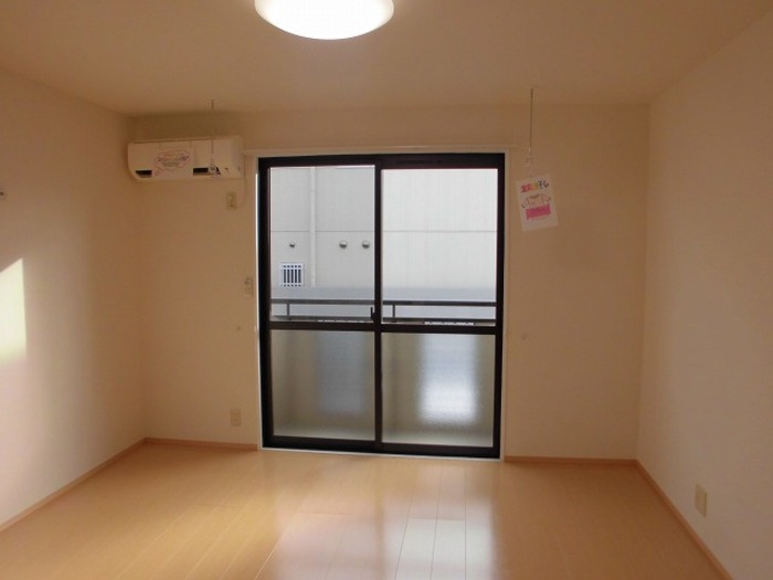 kanada A棟の洋室|洋室8帖