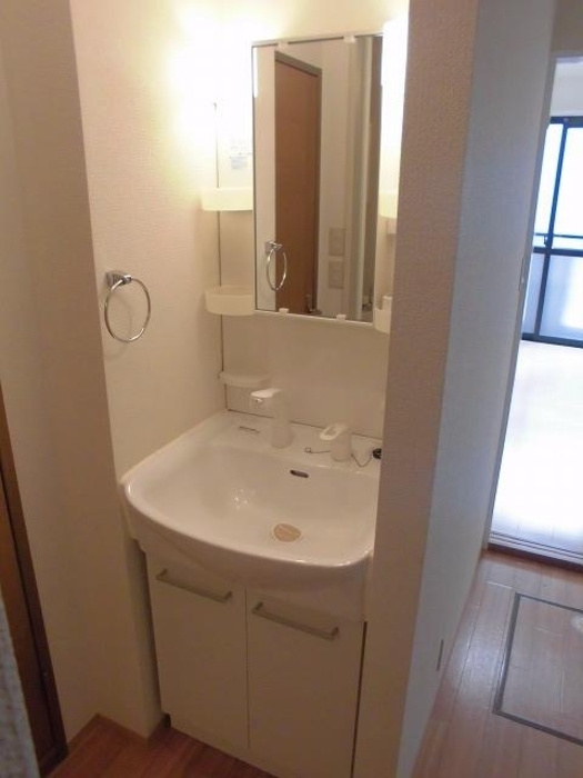 kanada A棟の独立洗面台|洗髪洗面化粧台