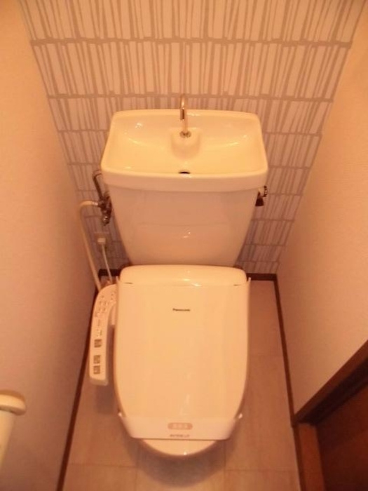 kanada A棟のトイレ|温水洗浄暖房便座