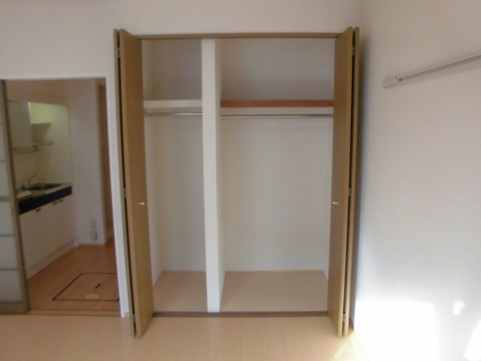 kanada A棟の収納|洋室8帖収納