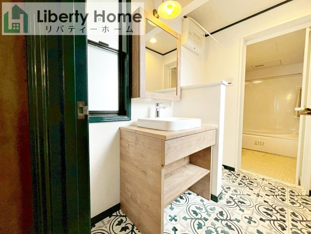 守谷市松前台1丁目　中古戸建の独立洗面台