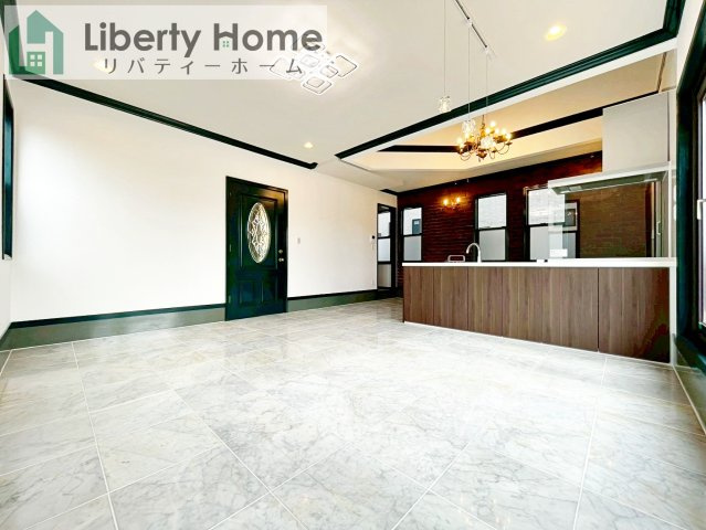 守谷市松前台1丁目　中古戸建の居間・リビング