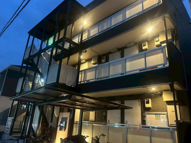 草加市　一棟アパートの外観