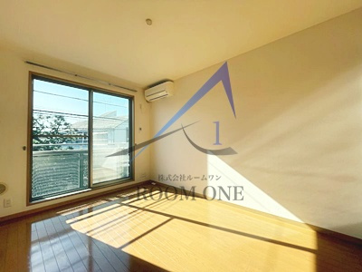 ＹＫＬ　ＦＬＡＴの居間・リビング|洋室のお部屋です。