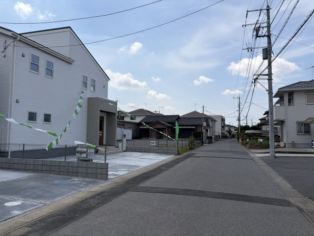 【前面道路含む現地写真】 | 深谷市上柴町東第3　リーブルガーデン　新築戸建　全2棟　1号棟