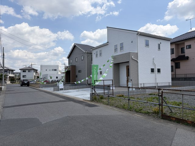【前面道路含む現地写真】 | 深谷市上柴町東第3　リーブルガーデン　新築戸建　全2棟　1号棟