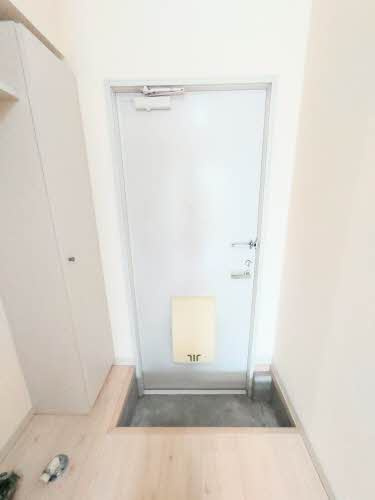 メゾングレイスの玄関