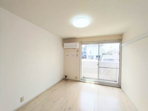 メゾングレイスの居間・リビング