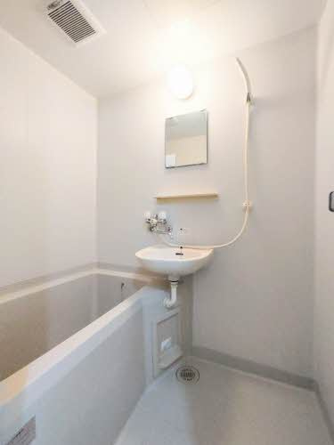 メゾングレイスの浴室